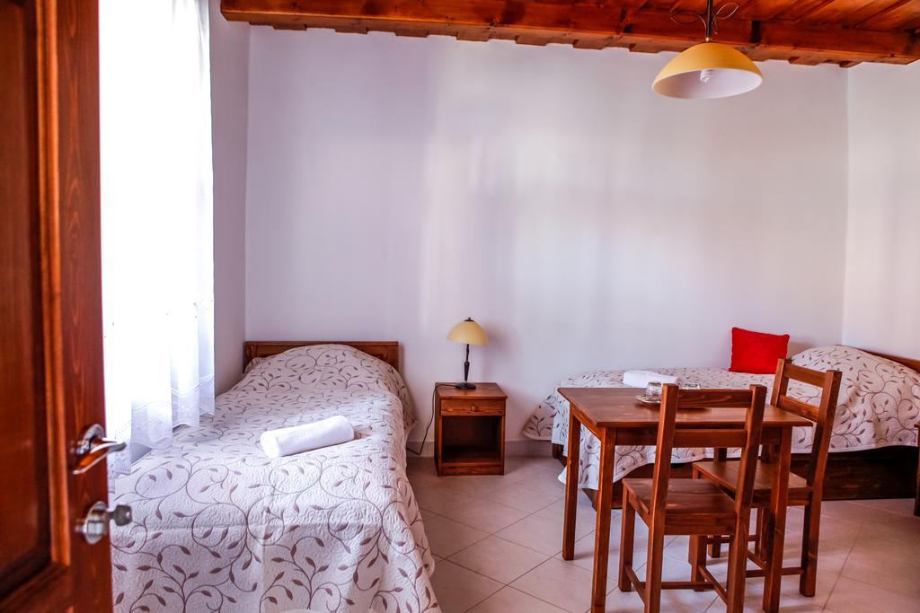 Katica Vendeghaz Hotel Tarcal Bilik gambar
