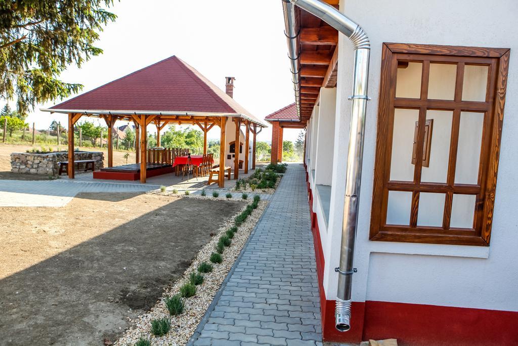 Katica Vendeghaz Hotel Tarcal Luaran gambar